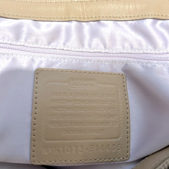 BEAUTIFUL, white and beige large COACH purse in excellent condition. - Picture 8 of 8